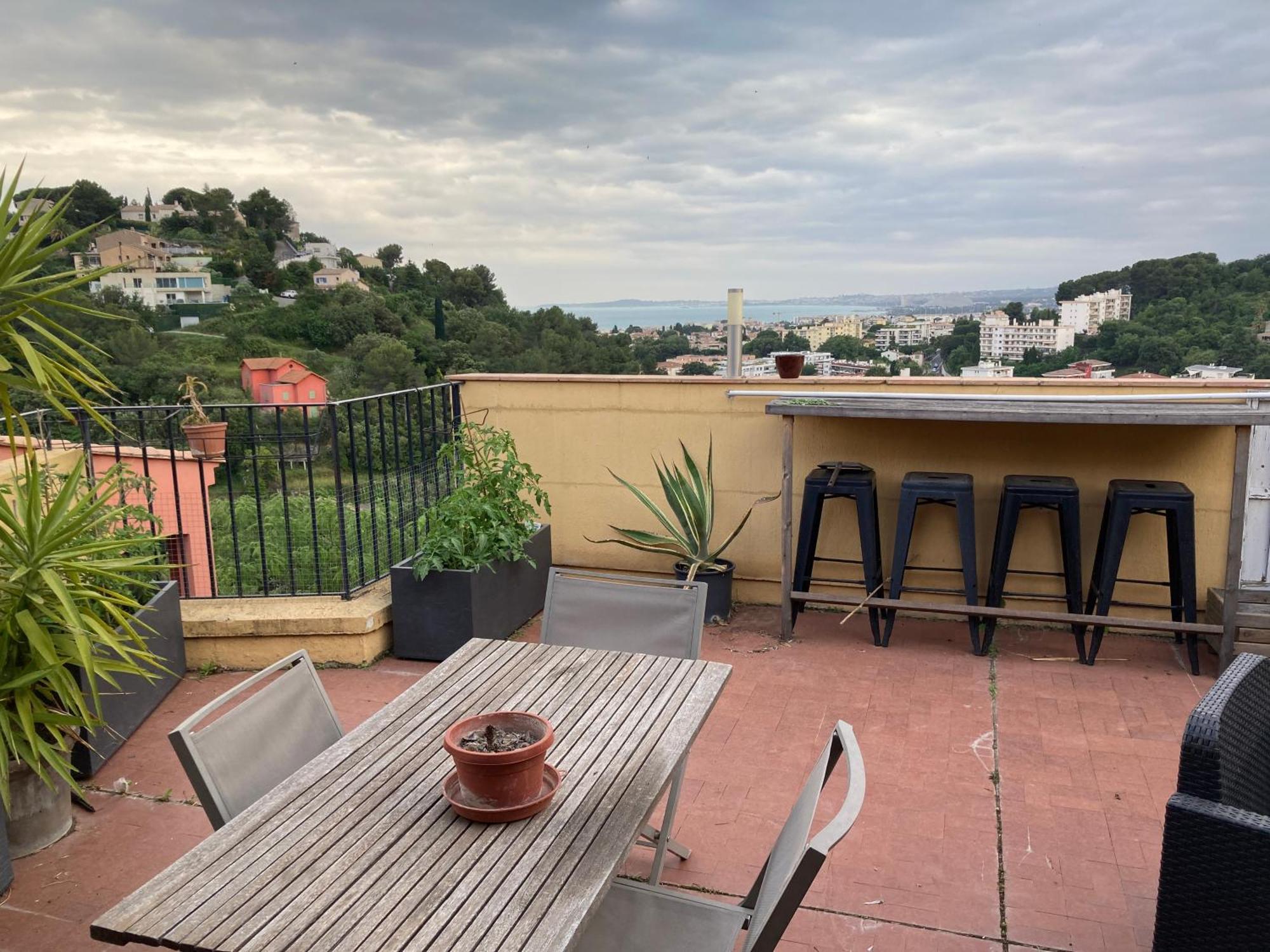 T2 Traversant Avec Une Grande Terrasse Et Piscine Кан сюр Мер Екстериор снимка